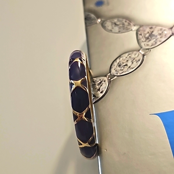 Vintage Gold Tone Enamel Cuff Clamper Bracelet. - Picture 6 of 8